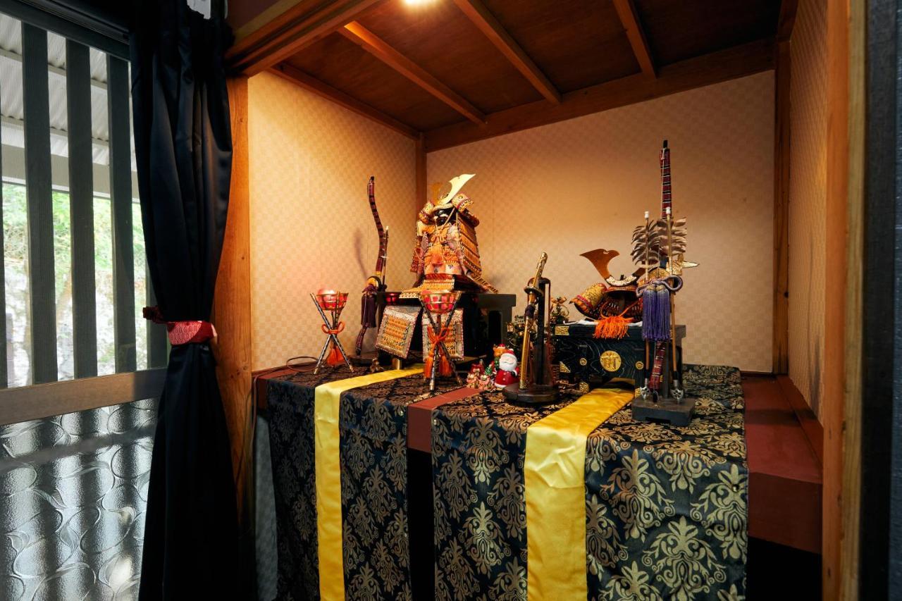 Villa Hakone Kabuto 古民家旅館 150平米 バス停迄一分 準天然温泉 最大12名 Bagian luar foto